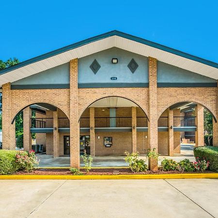 Americas Best Value Inn Stockbridge Exterior foto