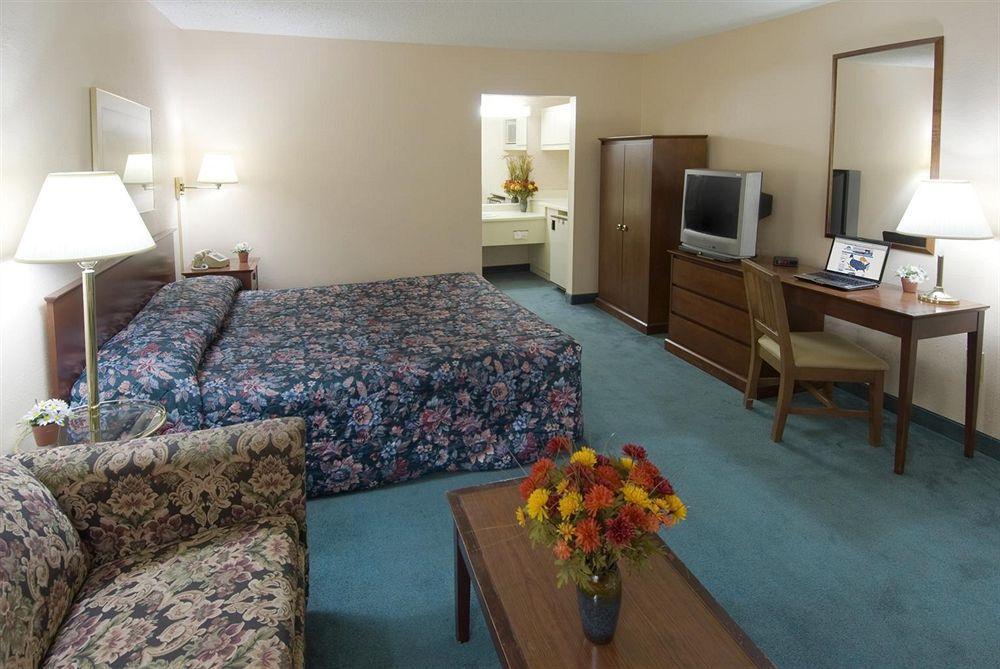 Americas Best Value Inn Stockbridge Zimmer foto